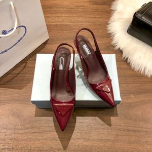 Originele modellen P luxe designer merk puntige sandalen 2021 nieuwste mode womens lederen ondiepe mond hoge hakken sandaal jurk schoenen 01