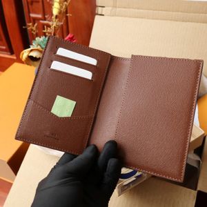 Originele kwaliteit paspoortomslag klassieke stijl portefeuilles voor mannen dagelijkse pakket kaarthouder designer kaarten dekken casual verandering portemonnee 6450 190W