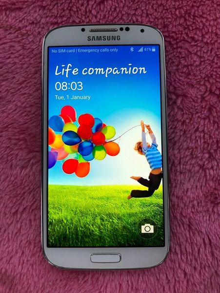 Samsung Galaxy S4 i9500 remis à neuf d'origine Android 5.0 Quad Core 5,0 pouces 1920 * 1080 13MP 2GB RAM 16GB ROM téléphone portable débloqué