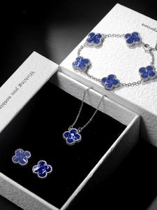 Origineel van vier bladgras Peter Stone Blue Bracelet voor vrouwen en mannen met kleine persoonlijkheidslicht luxe stijl Earnail ketting set