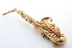 Meilleure qualité Japon Marque Original YAS-875 E plat Alto Saxophone Drop Eb Top Instrument de musique professionnel Saxe Airducts fleur faite à la main Sax Saxofone Or avec étui