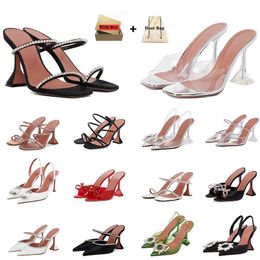 Boîte Orignal Fashion Luxury Amina Muaddi Femmes Dress Chaussures Ladies High Heel Clear Sandals Flower Diamond Party Geuthesine Leather Designer Plateforme Chaussures Taille 35-42