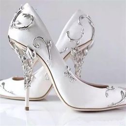 Hojas de filigrana ornamentales en espiral de forma natural hasta el talón blanco zapatos de boda para mujer elegantes tacones de aguja de satén Eden Pumps Bridal299r