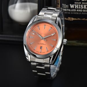 Orologio New Fashion Mens Watches Quartz Beweging Kijk luxe lederen band met kalender waterdichte sport polshorloge voor man OM9425