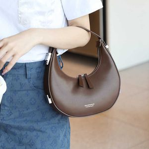 Osoi crescent bsg 2023 Nuevo bolso de piel de vaca de nicho coreano, bolso de axila, bolso de media luna redonda, un hombro, cuero genuino portátil para mujer