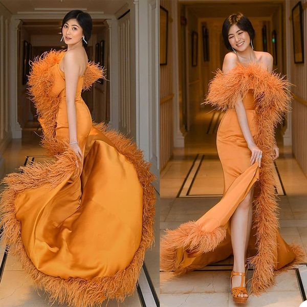 Plume d'autruche Orange sirène robes de soirée hors épaule avant Split fourrure tapis rouge robe de soirée, plus la taille Prom Club robes formelles