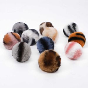 Otros 10 piezas 5 cm leopardo pompones bola imitar bolas de piel de conejo pompón decoración bufanda sombreros bolsa mascotas juguetes pompón Diy manualidades materiales Y2210