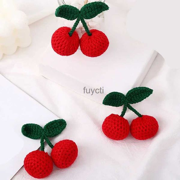 Otras artes y oficios Tejido de lana de punto Hoja verde Cereza roja DIY Artesanía Pendientes de niña Colgante Sombrero para el cabello Bolsa Llavero Accesorios de ropa YQ240111