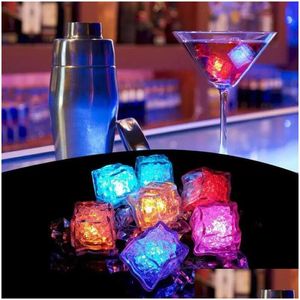 Autres produits de bar Factory Lumières LED en gros Polychrome Flash Party Glowing Gild Ice Cubes clignotant décor clignotant Light Up Bar Club Wed Dhvrw