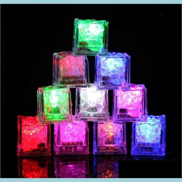 Autres produits de bar Mini LED Party Lights Square Couleur Changeante Glaçons Glowing Clignotant Clignotant Nouveauté Supply 298 R2 Drop Delive Dhqzl