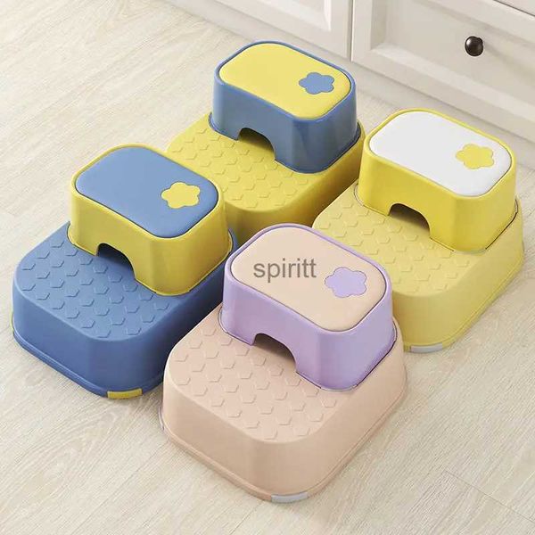 Autres fournitures de toilette de bain Repose-pieds pour enfants Petite chaise pour bébé Lavage des mains Étape de lavage du visage Anti-dérapant Tabouret debout Formation de toilette 2 marchepieds YQ240111