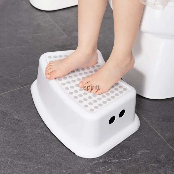 Otros suministros de baño para inodoro Taburete de plástico Taburete de baño para niños Taburete para pies Almohadillas antideslizantes Pedal antideslizante Pasos Escalera de baño Taburete para inodoro YQ240111