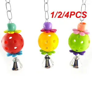 Autres fournitures d'oiseau 1/2 / 4pcs Couleurs Pet Parrot jouet œuf cloche de cloche suspendue Perles de pétale