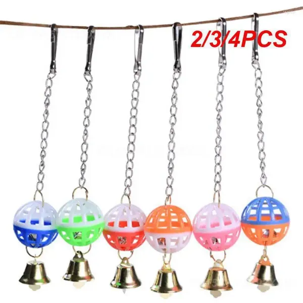 Autres fournitures d'oiseaux 2/3 / 4pcs jouet respectueux de l'environnement mignon cage suspendue boule de cloche pour animaux de compagnie avec