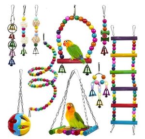 Autres fournitures pour oiseaux 5 6 10 pièces ensemble jouets de cage pour perroquets balançoire à mâcher fiable perles en bois suspendues boule cloche accessoires pour animaux de compagnie 230711