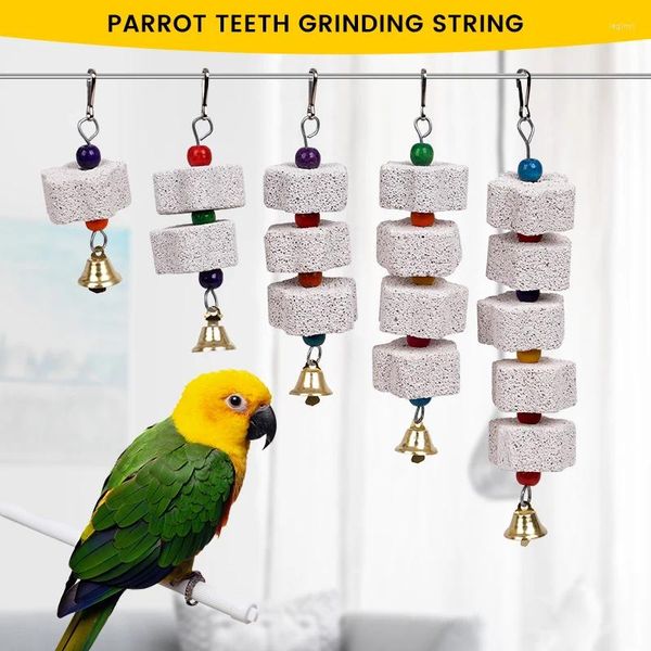 Autres fournitures d'oiseaux à mâcher jouet perroquet bec broyage pierre de calcium avec cloches cage accessoires jouets pour rat hamster chinchilla