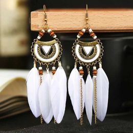 Otros bohemios blancos semicírculos longitudes de pluma larga pendientes mujeres joyas indias joyas de madera natural aretes colgantes 240419