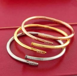 Andere armbanden Nagelarmbandontwerper Luxe sieraden voor vrouwen Fashion Bangle Steel Legering Roestvrije kristallen sieraden Groothandel