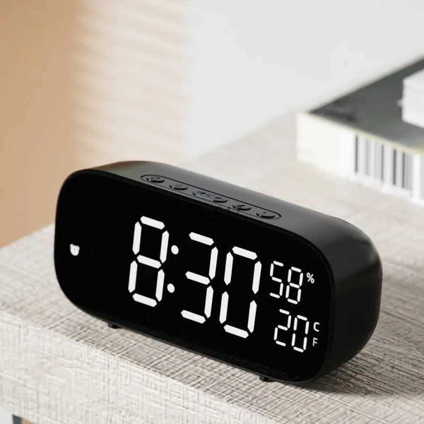 Autres horloges Accessoires LED Horloge numérique Réveil Commande vocale Température Affichage de l'humidité Timing Snooze Plug In Horloge de table électronique 12 / 24HL2403