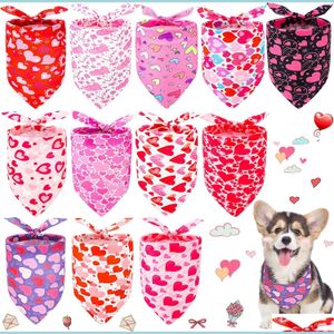 Andere hondenbenodigdheden 20 packs Valentijnsdag Dog Bandanas Triangle Heart Bibs Scarf Nieuwjaar Bandana Neckerchief For Dogs Cats Pet Dro DHA2P