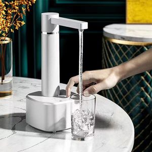 Autres boissons Distributeur d'eau automatique intelligent à 3 vitesses Pompe à eau électrique USB avec support Distributeur de pompe à bouteille d'eau intelligente pour la cuisine à domicile 231213