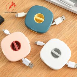 Autres câbles électroniques Organisateur Boîte d'enroulement rotative Boîte de rangement de fil portable en plastique Support de chargeur USB Support de chargeur de souris Cordon d'écouteur 231128