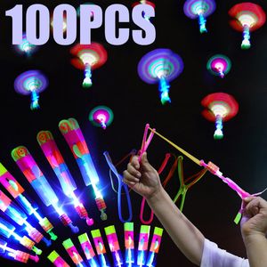 Autres fournitures de fête d'événement 100pcs incroyable lumière jouet fusée hélicoptère volant LED jouets amusant cadeau élastique catapulte 230905