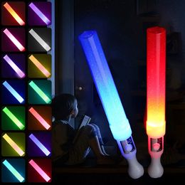 Autres fournitures de fête d'événement 1pc LED Light Glow Sticks Clignotant Batons Cheer Tube Baguettes lumineuses Décoration pour le concert de mariage d'anniversaire 230905