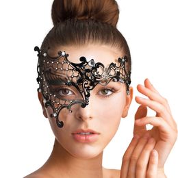 Overige Evenementen Feestartikelen 1 stuks Zwart Venetiaans kant Metalen masker Maskerade Half gezicht Clear Diamante Fancy Dress 230603