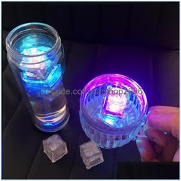 Autres fournitures de fête d'événement 2021 Flash Ice Cubes Lampe de poche LED activée par l'eau mise dans des barres de boisson à l'eau Mariage Anniversaire Noël Dhusv