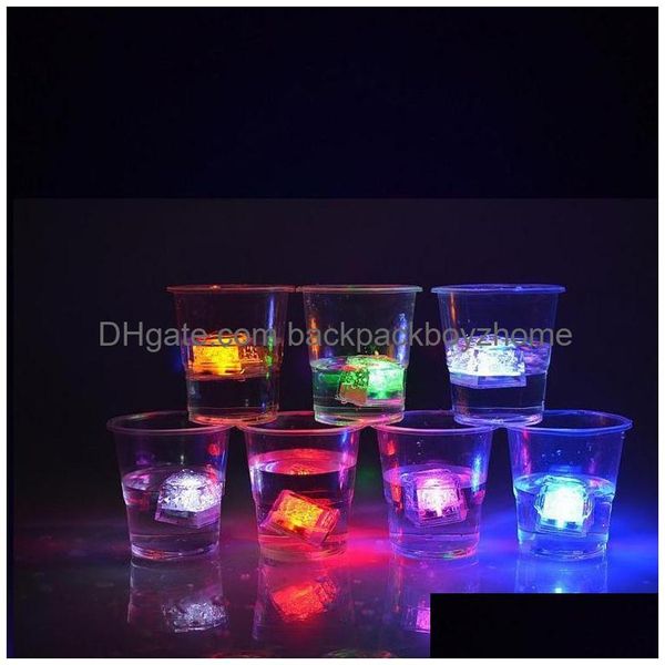 Autres fournitures de fête d'événement 2021 Flash Ice Cubes Lampe de poche LED activée par l'eau placée dans les barres de boissons d'eau Anniversaire Festival de Noël D DHCBC