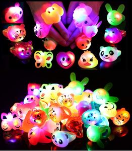 Autres fournitures de fête d'événement 24 Pack LED Light Up Bumpy Rings Faveurs pour enfants Boîte de prix Jouets Anniversaire Classe Récompenses Trésor Jouets Glow Party Supplies 230321