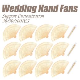 Andere Evenement Feestartikelen 30 50 100 Stuks Bruiloft Hand Fans Aangepaste Naam Cadeau voor Gasten Vouwventilator Houten Sandelhout 231128