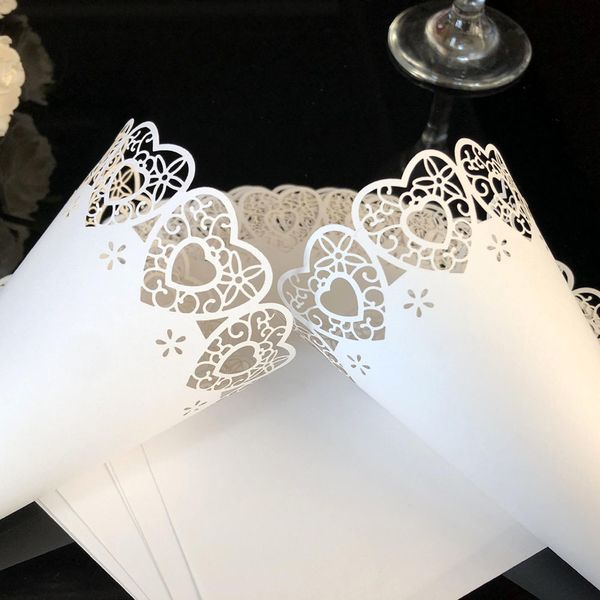 Autres fournitures de fête d'événement 50/100pcs cônes de mariage pour confettis de pétales cônes de papier creux laser blanc pour fleurs sèches faveurs de fête de mariage 230613