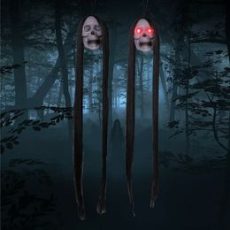 Andere evenementenfeestjes Decoratieve rekwisieten enge horror Ghost Luminescente griezelige kameropstelling Huishoudelijke producten Glow Crawl hanger Skull 230821