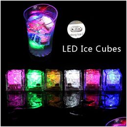 Otro evento Suministros para fiestas Flash LED Cubos de hielo Luz Activada por agua Luces de cubo luminosas Inducción brillante Barras de cumpleaños de boda D DH6B8