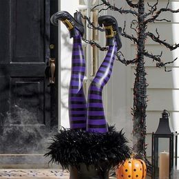 Autre événement Fourniture de fête Halloween Evil Witch Legs accessoires à l'envers des pieds de sorcier avec décoration d'ornement de pieu de démarrage pour la pelouse avant 230811