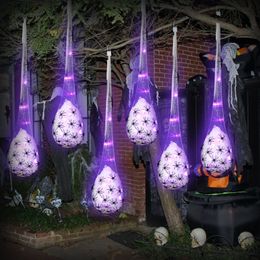 Andere evenementen Feestartikelen Halloween Hangende Spin Eierzakken met Verlichting Realistische Spinnen Spookhuis Rekwisieten voor Binnen Buiten Halloween Party Decor 230925