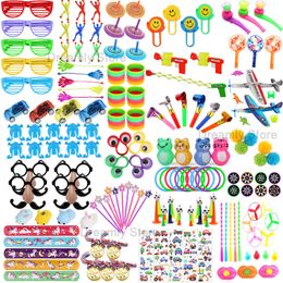 Autres fournitures de fête d'événement Enfants Party Favors Jouets Enfants Assortiment Giveaway Pinata Filler Jouets en vrac Garçons Filles Boîtes au trésor Cadeaux de fête d'anniversaire 230704