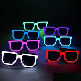 D'autres fournitures de fête d'événement LED Light Wireless Up Pixel Pixel Sunglasses Favors briller dans les lunettes néon sombres pour Rave Halloween Drop del Dh4df