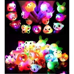 Autres fournitures de fête d'événement Autres fournitures de fête d'événement 24 Pack LED allument des anneaux bosselés faveurs pour les enfants prix boîte jouets anniversaire Clas Dhzle