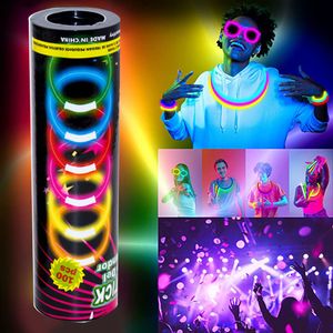 Andere evenementen Feestartikelen Feeststokjes Glow Sticks Feestartikelen 100st Glow in the Dark Light Up Stick Glow Feestdecoraties Armbanden met connectoren 230602