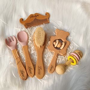 Autres fournitures de fête d'événement nom personnalisé hêtre en bois silicone cuillère fourchette ensemble bébé jouet d'apprentissage sensoriel personnalisé né bébé brosse à cheveux enfants coffret cadeau 230804