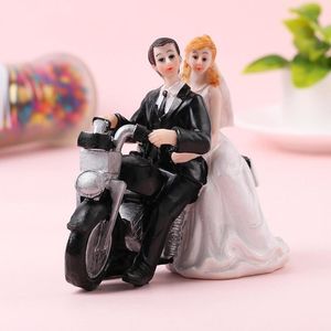 Andere evenementenfeestjes Valentijnscadeau bruidegom Wedding Resin Decoratie Fashion Cake Topper Bruid op motorfiets -beeldje Ornamentot