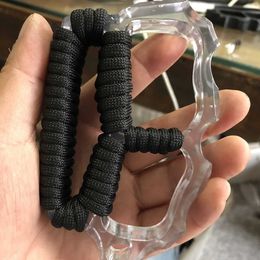 Autres accessoires de mode Finger Tiger Fist Buckle est un produit d'auto-défense légal pour hommes et femmes. Transporter quatre anneaux épais en H J9YW