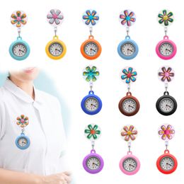 Autres accessoires de mode fleur 11 Clip Pocket Watchs Brooch Fob for Medical Workers Nurse Femmes on Watch Analog Quartz Hanging Lape Otsna