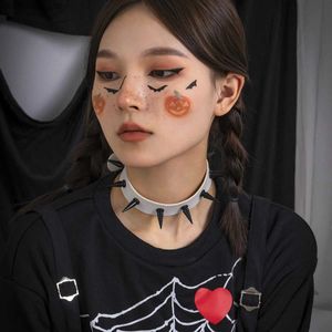Otros accesorios de moda Goth Punk Rivet Chocker Collares para mujeres Moda Retro Halloween PU Cadena Collar Clavicular Gargantilla Joyería Regalo Q231011