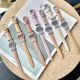 Andere mode -accessoires Luxe lederen armband voor IWatch Series 41 45mm 38 42 44mm 40 Pearl Decorate Women Pols -band voor Apple Watch 8 7 6 5 4 3 SE J230413