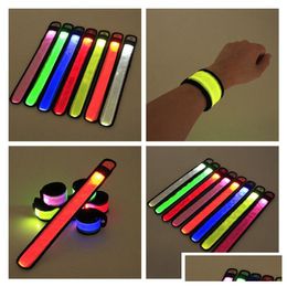 Otros suministros festivos para fiestas 500 unids / lote Nylon LED Deportes Bofetada Correa de muñeca Bandas Pulsera Luz Flash Pulsera Brazalete brillante FL DHI8C