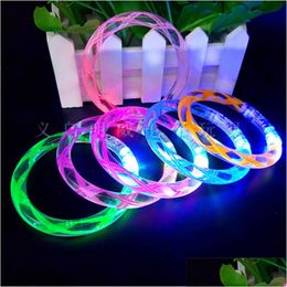 Autres fournitures de fête festive Colorf Acrylique Clignotant Bracelet Transparent Lumineux Bracelet Néon Électronique Glow Bracelets Christ Dhxzy